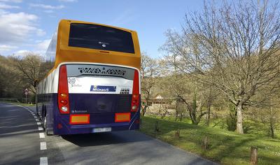 Autobus Monbus Castrosua Stellae proche du Ruisseau Rato (Lugo)